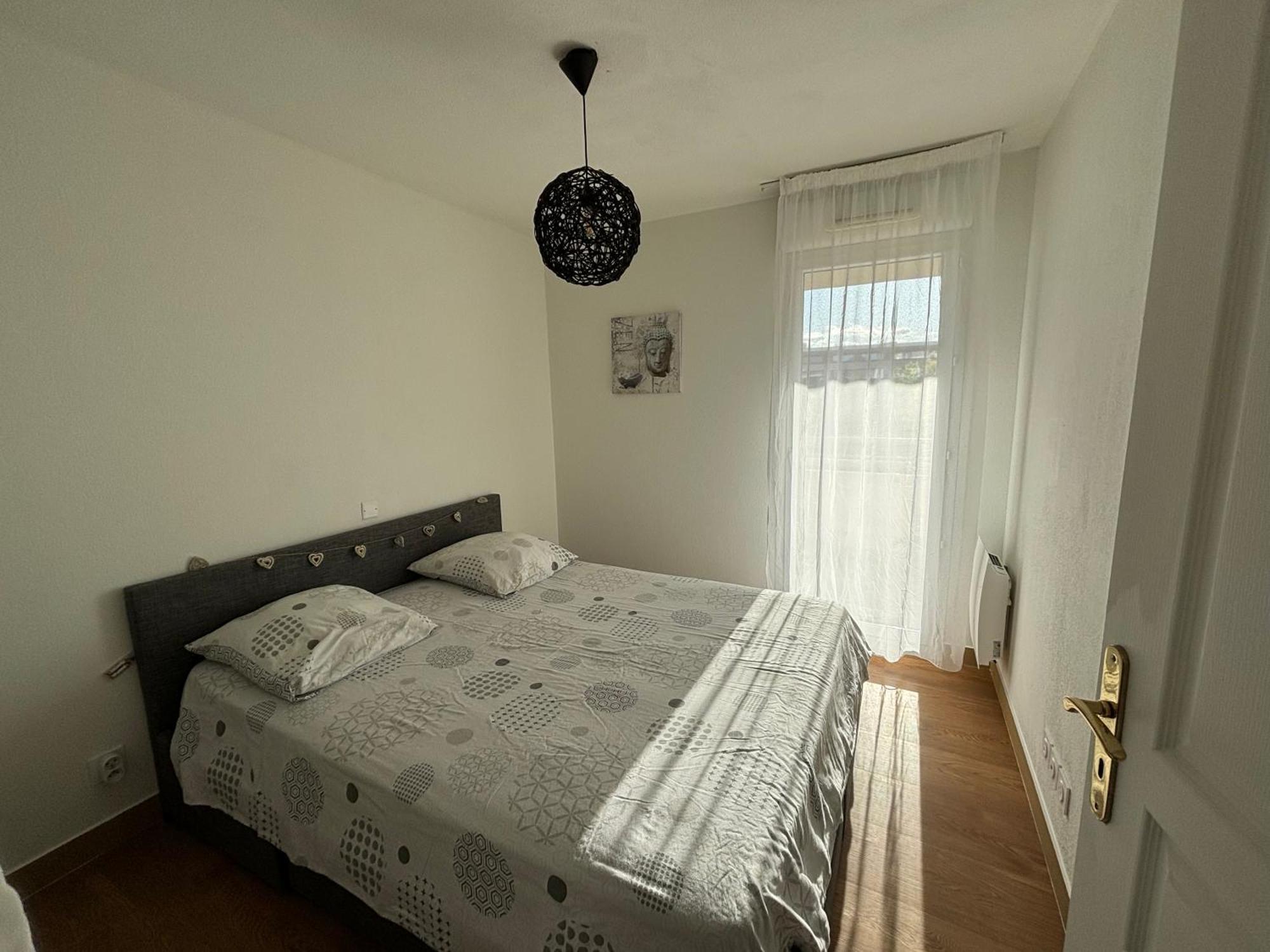 Location D'Un Superbe Appartement Avec Piscine Roquebrune-sur Argens Exterior foto