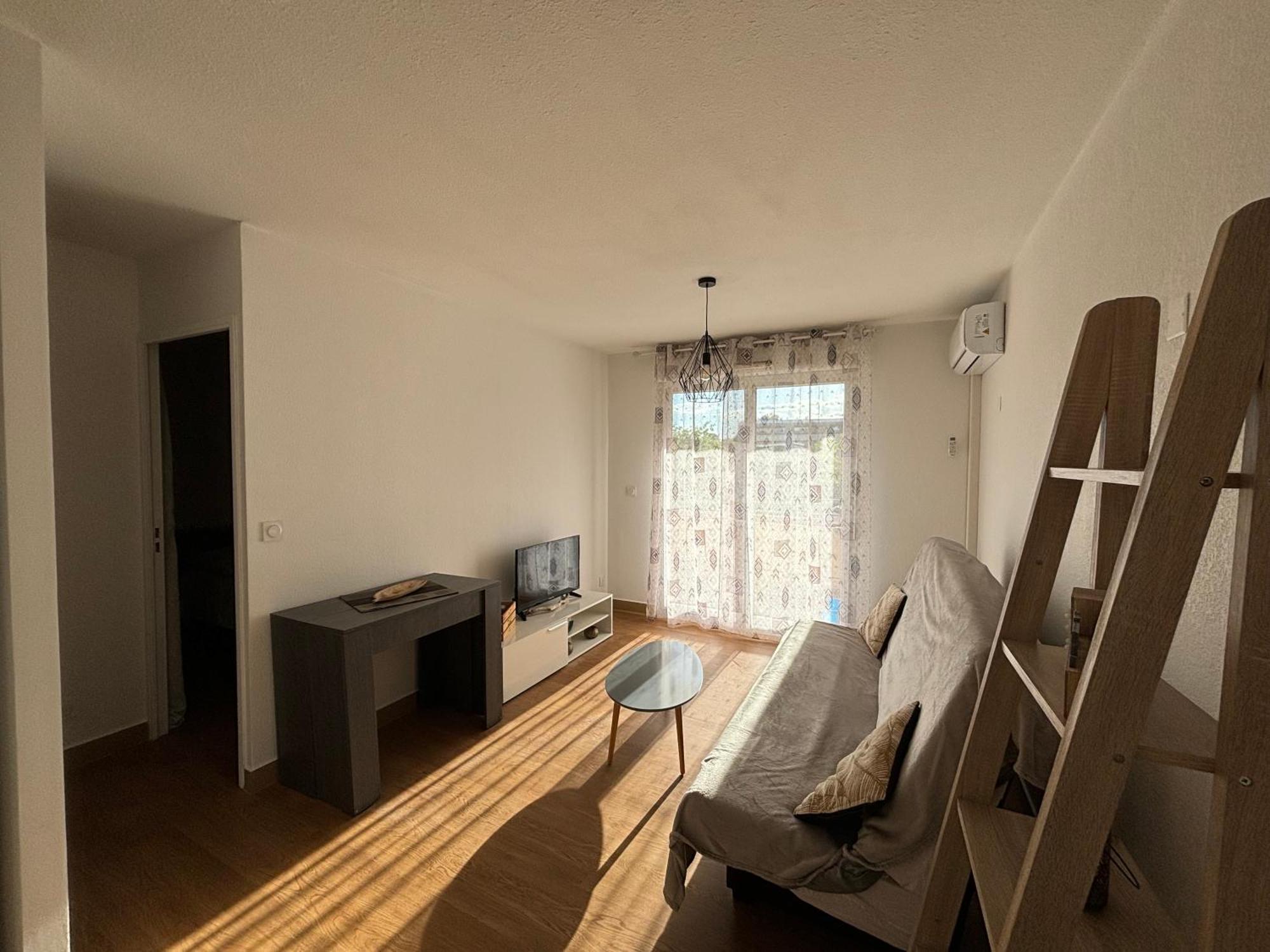 Location D'Un Superbe Appartement Avec Piscine Roquebrune-sur Argens Exterior foto