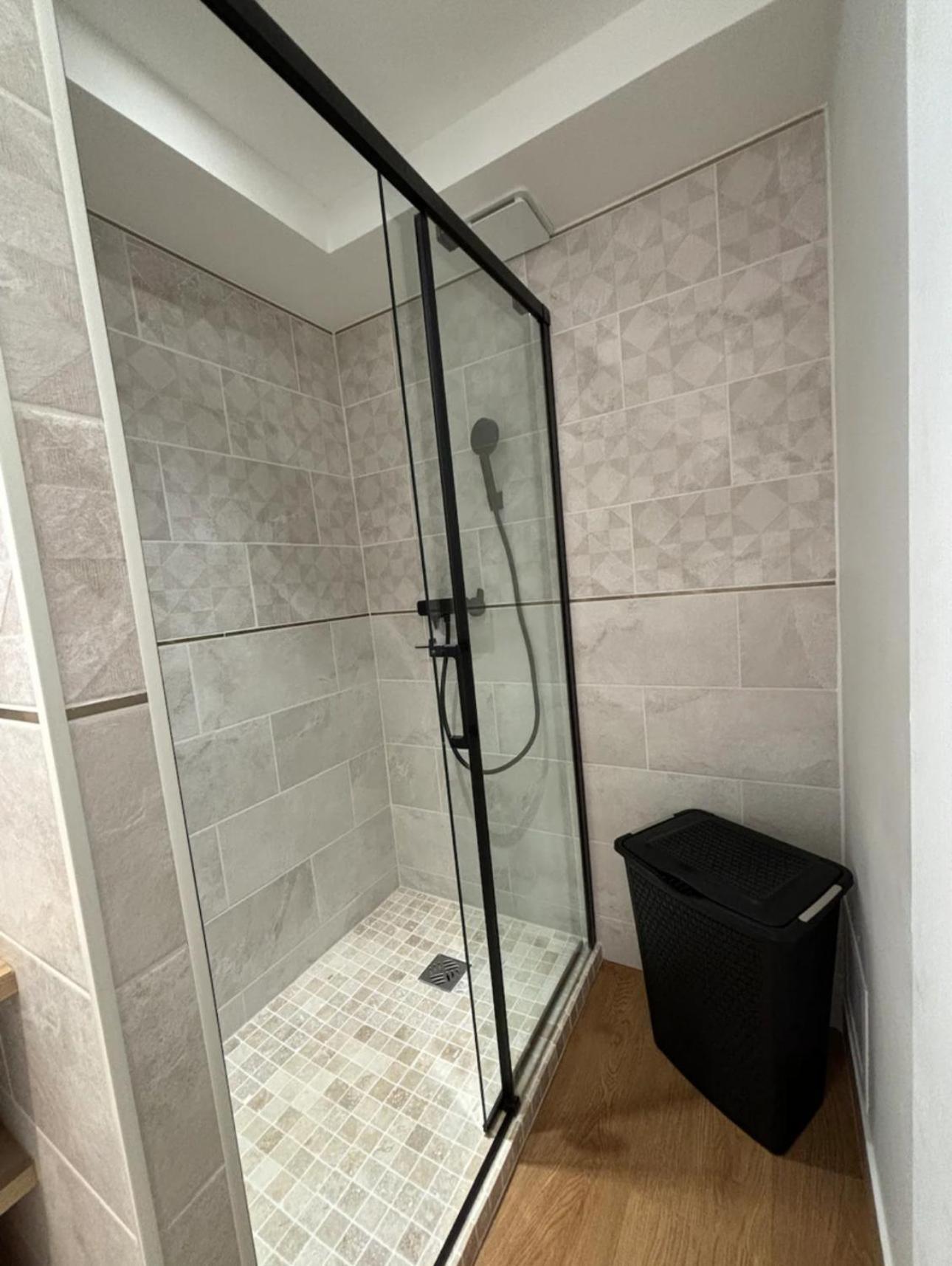 Location D'Un Superbe Appartement Avec Piscine Roquebrune-sur Argens Exterior foto